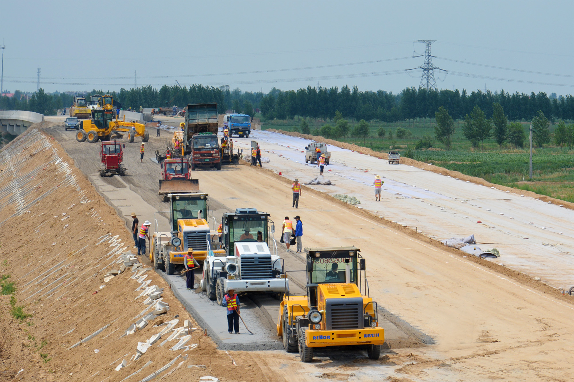 道路上使用冷再生機有哪些優(yōu)點